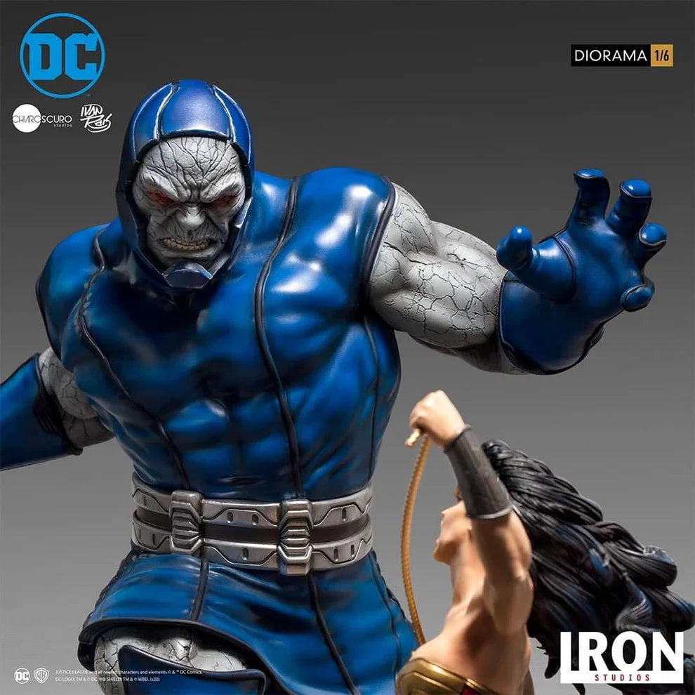 Iron Studios: DC Comics - Wonder Woman vs Darkseid by Ivan Reis: Diorama Art Scale 1/6 Statue