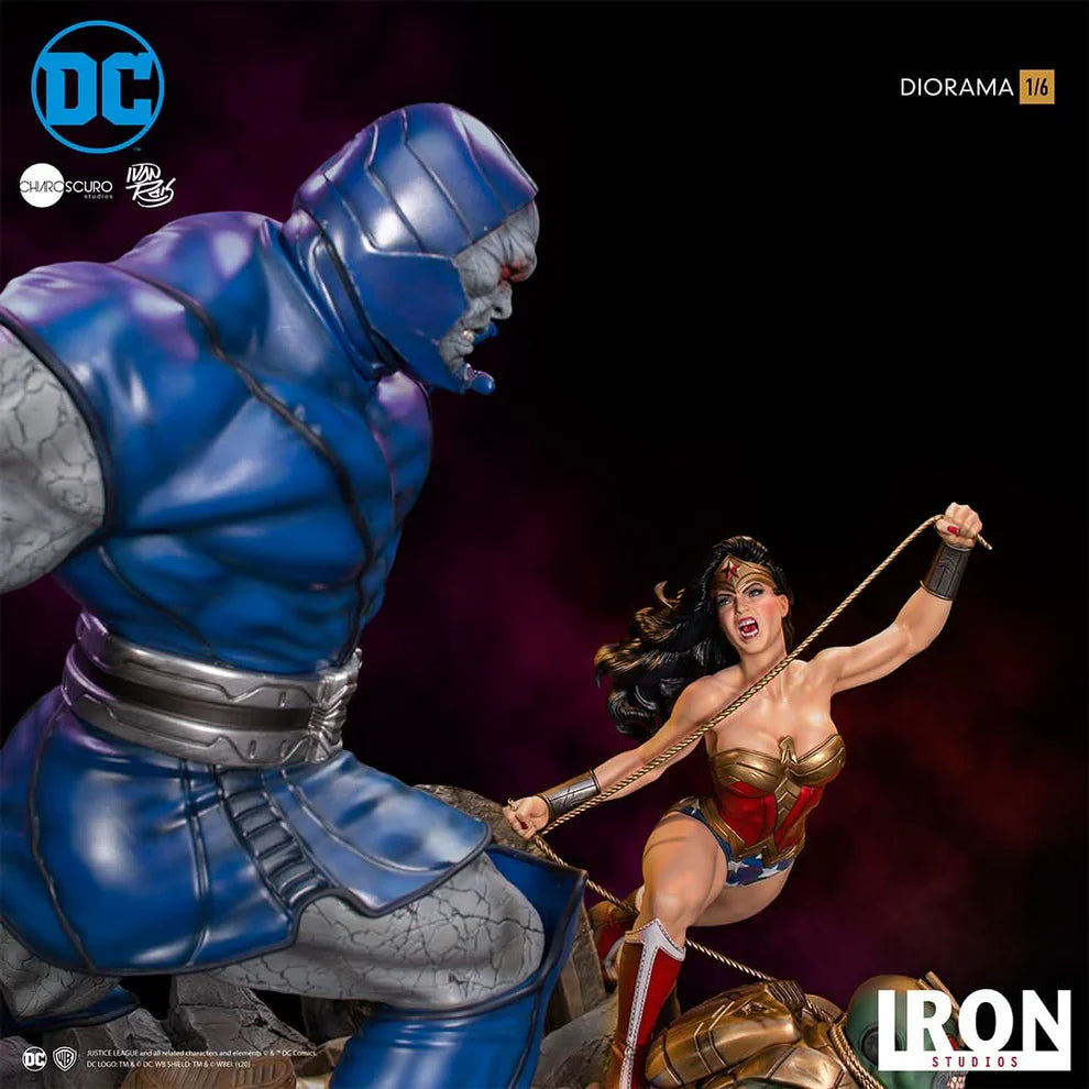 Iron Studios: DC Comics - Wonder Woman vs Darkseid by Ivan Reis: Diorama Art Scale 1/6 Statue