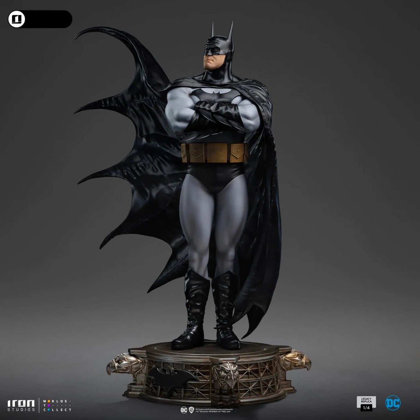 Iron Studios: DC Trinity - Batman: Legacy Replica Art Scale 1/4 Statue PRE ORDER