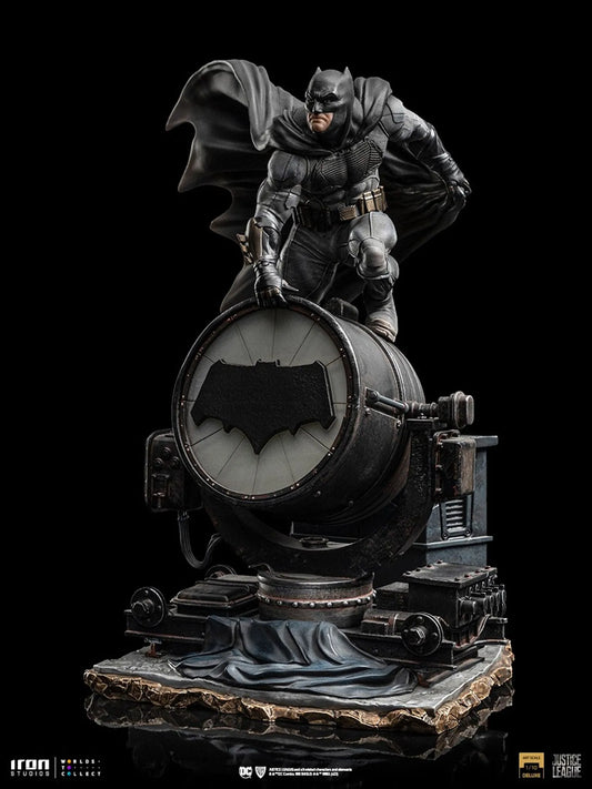 Iron Studios: Zack Snyder's Justice League - Batman On Batsignal: Art Scale 1/10 Statue