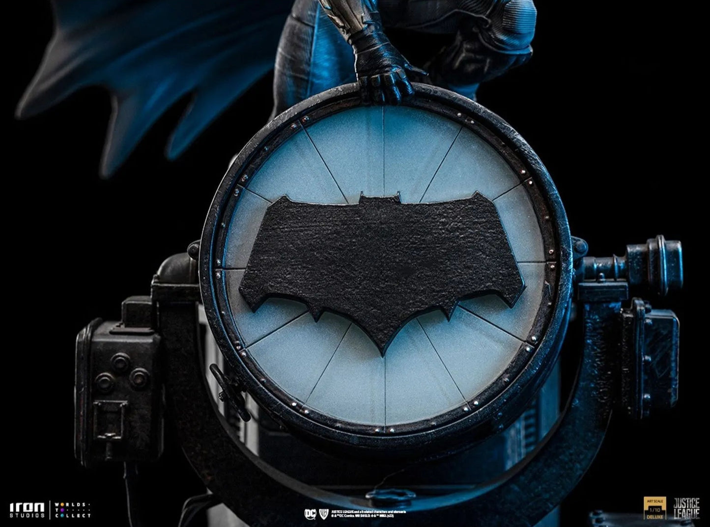 Iron Studios: Zack Snyder's Justice League - Batman On Batsignal: Art Scale 1/10 Statue