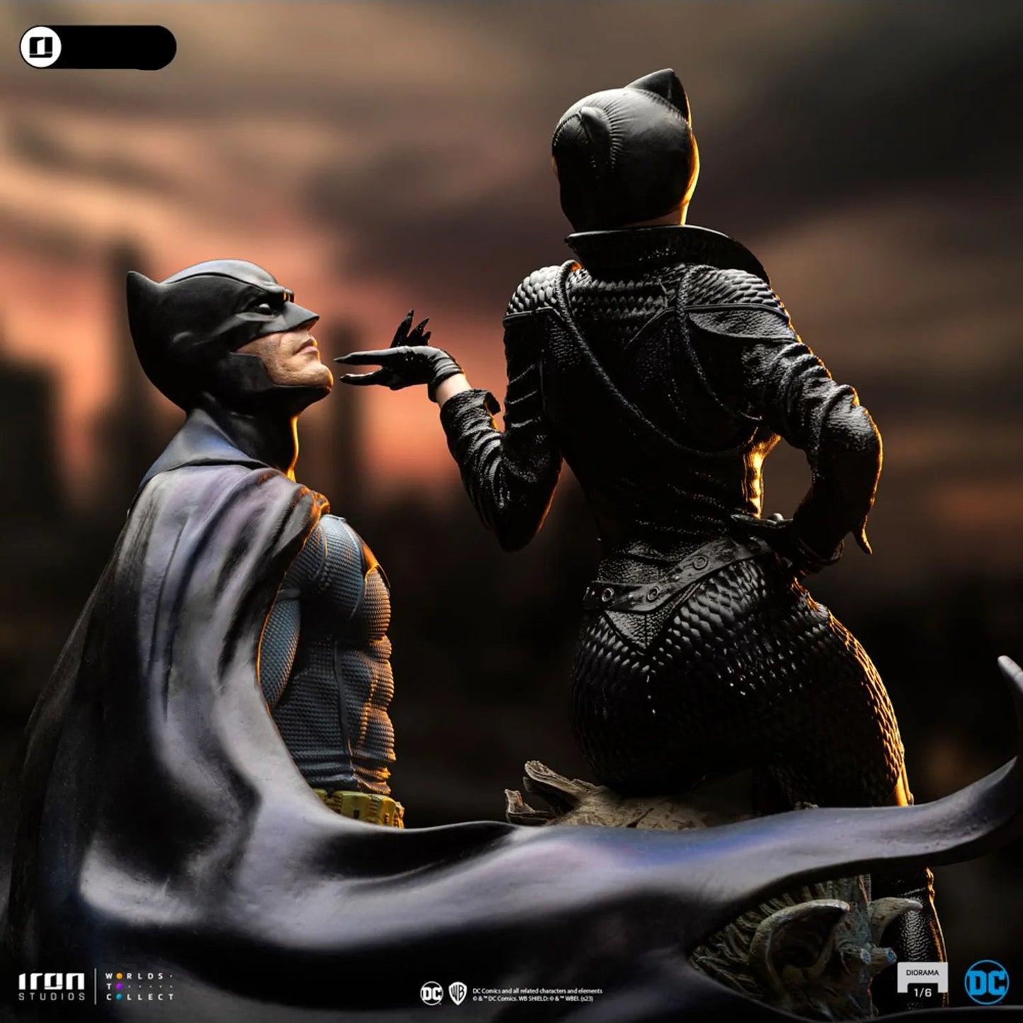 Iron Studios: DC Comics Series #9 Diorama - Batman & Catwoman: Art Scale 1/6